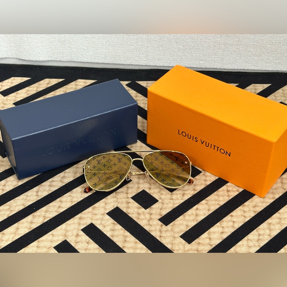 LV Women’s Sunglasses